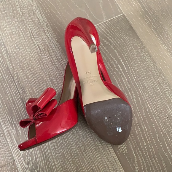 Valentino Bow Shoes - Picture 2 of 3